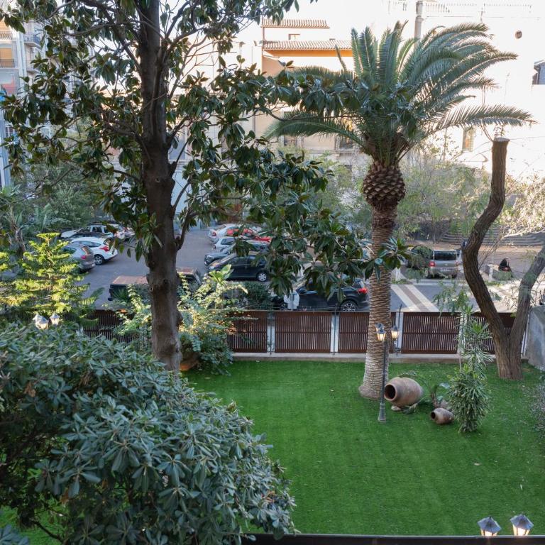 B&B Palazzo Fischetti - Double Room with Garden View - 16