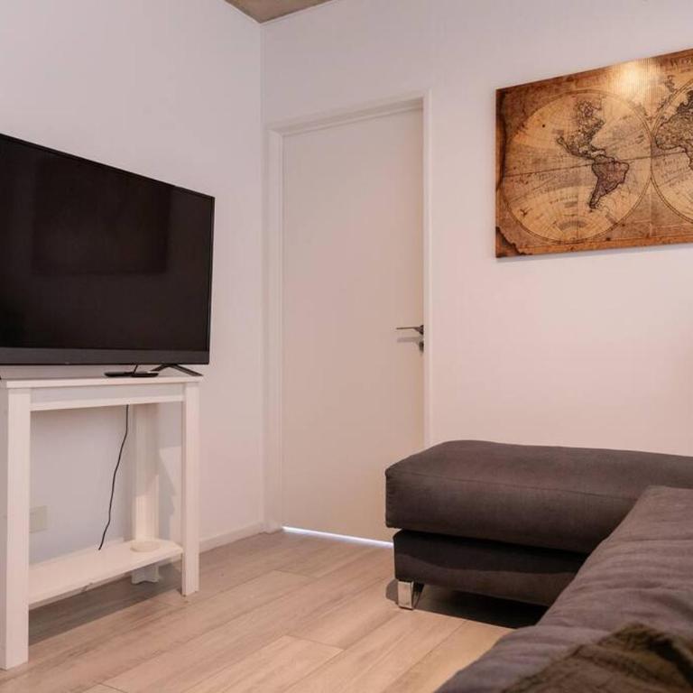 Humboldt 1317 by depptö - One-Bedroom Apartment - 11