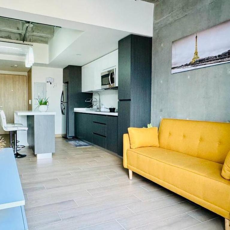 Cómodo y lujoso apartamento frente a Macroplaza - Two-Bedroom Apartment - 27