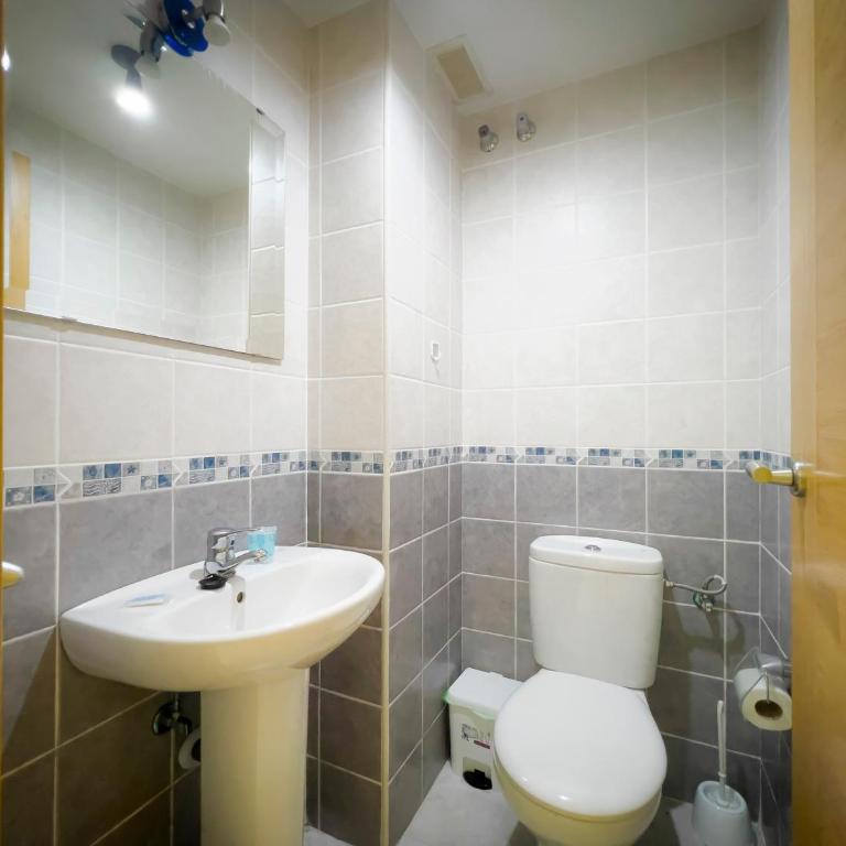 Holidays2Malaga Huerto de Monjas en centro historico & Fibra WIFI - Apartamento de 2 dormitorios - 17