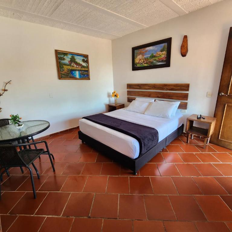 Hotel Campestre Palmas del Zamorano - Double Room - 3
