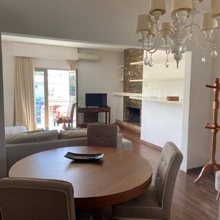 Los Ángeles - Three-Bedroom Apartment - 4