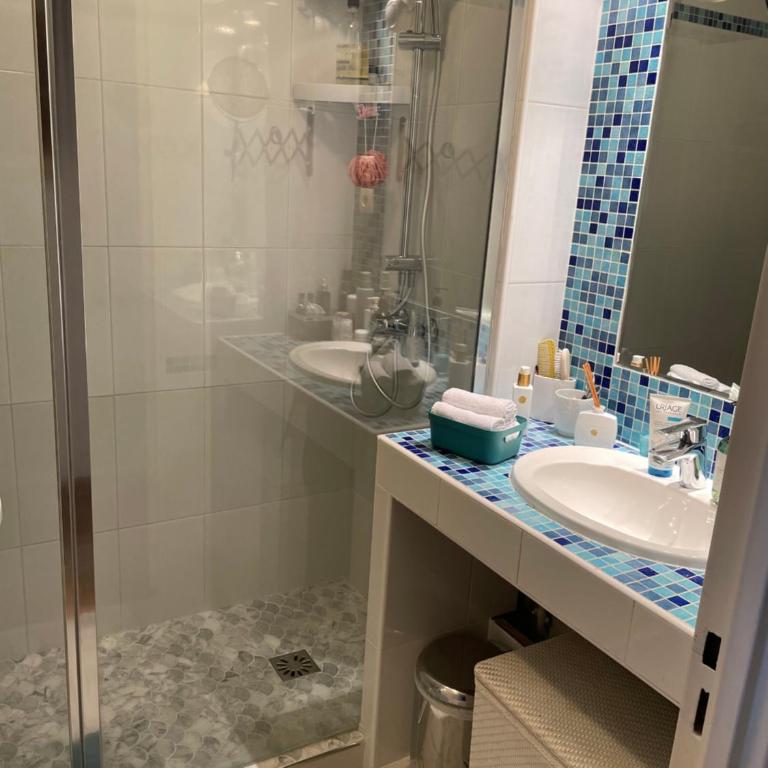 Chambre chez l'habitant avec Salle de bain à partager - homestay - Chambre Double Standard avec Salle de Bains Commune - 3
