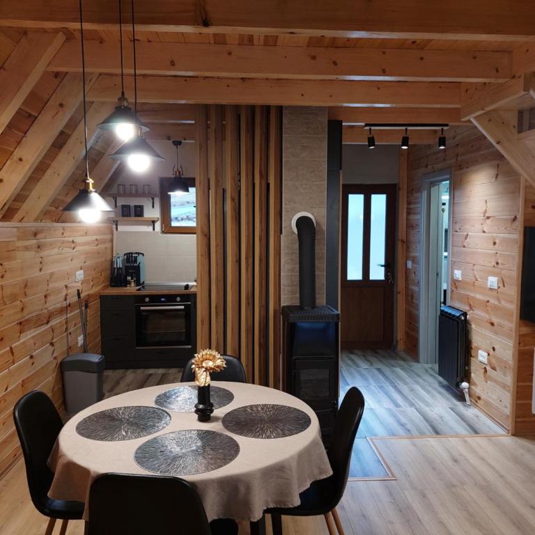 Snowflake - Two-Bedroom House - 7