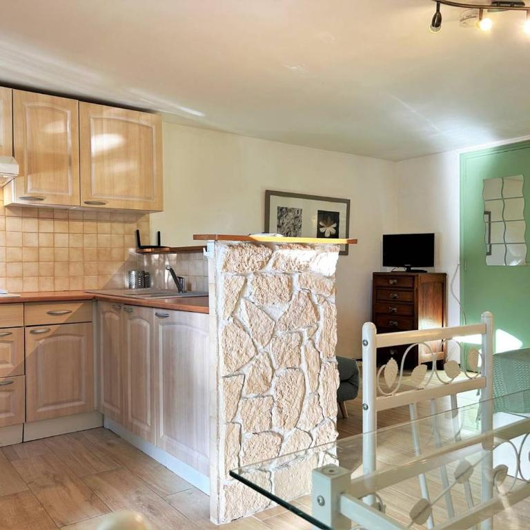 Studio 2 couchages avec jardin à Bormes-les-Mimosas - FR-1-251-583 - Appartement - 3