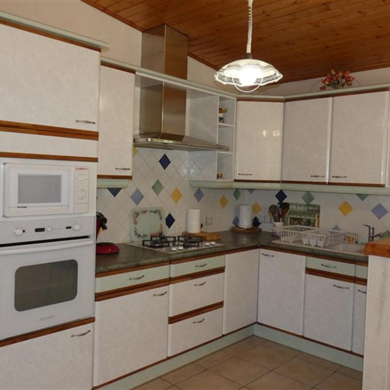 Maison 2 chambres proche plage et commerces, terrasse couverte - FR-1-323-284 - Maison de Vacances - 3