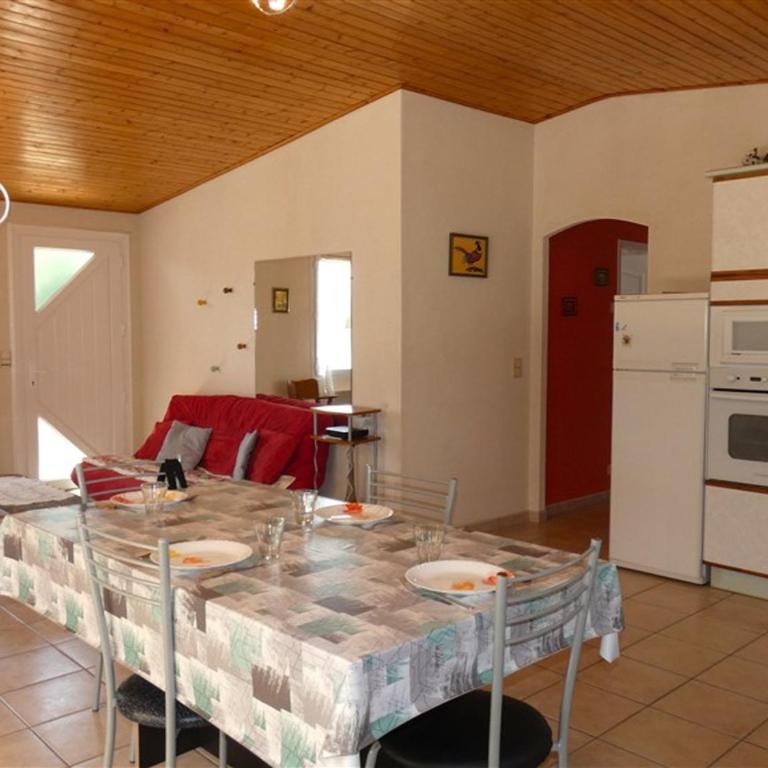 Maison 2 chambres proche plage et commerces, terrasse couverte - FR-1-323-284 - Maison de Vacances - 6
