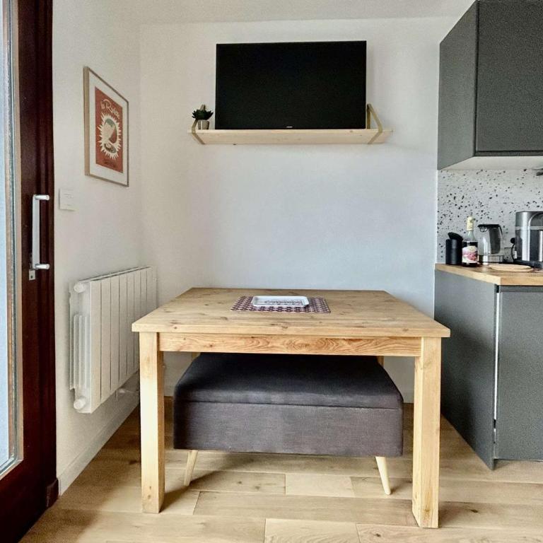 Studio cabine 4 pers avec balcon, près commerces et navette gratuite - Appartement 1 Chambre - 7