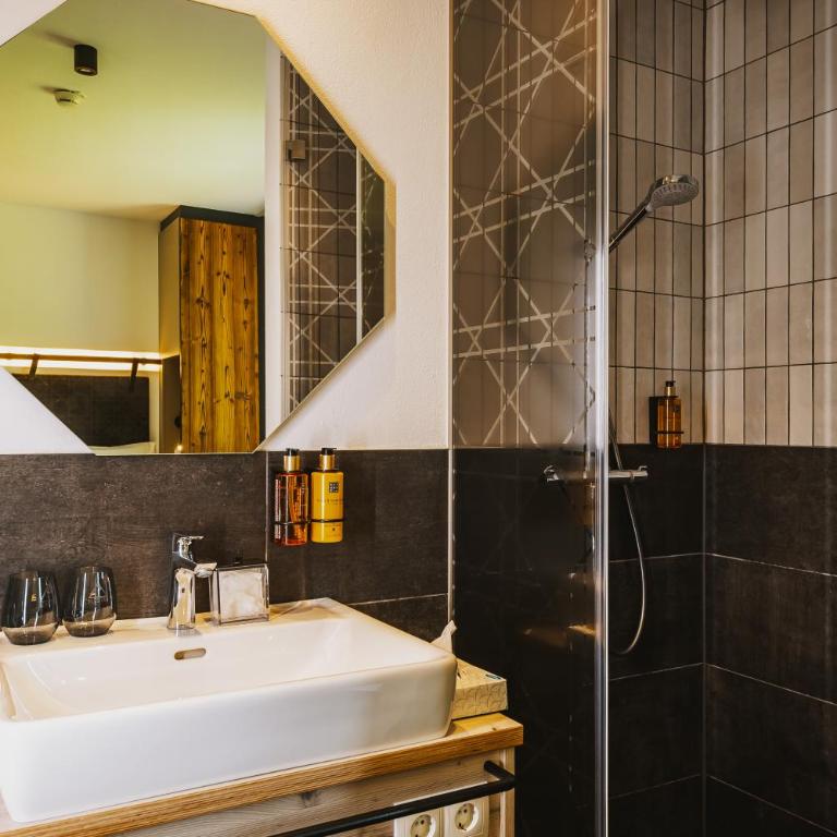 Nikolaus by AvenidA Panoramic Wellness Suites - Suite mit 2 Schlafzimmern und Sauna - 7