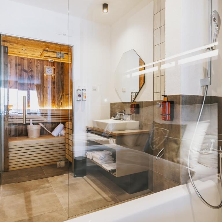 Nikolaus by AvenidA Panoramic Wellness Suites - Superior Doppelzimmer mit Sauna - 5