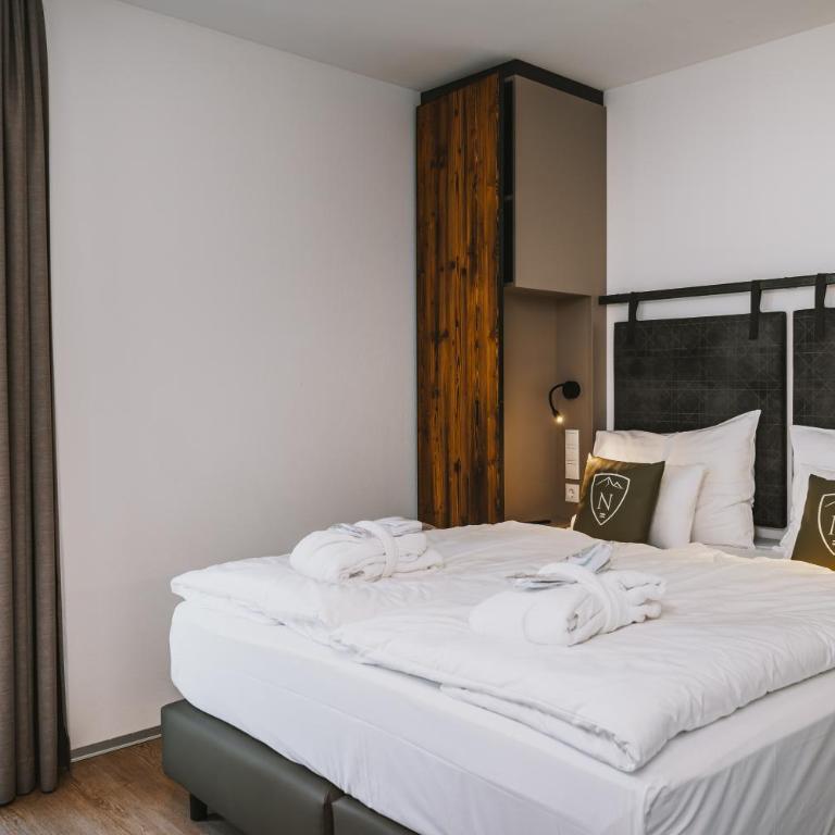 Nikolaus by AvenidA Panoramic Wellness Suites - Deluxe Suite mit 2 Schlafzimmern und Sauna - 2