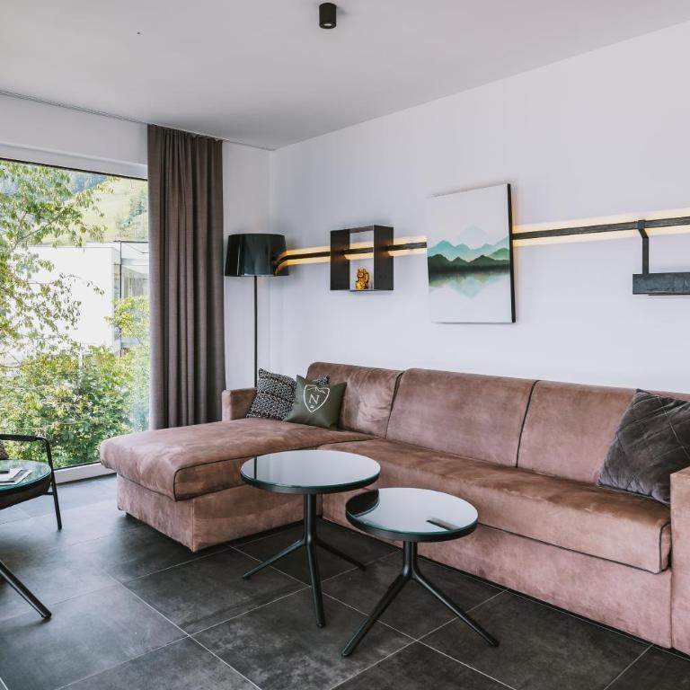 Nikolaus by AvenidA Panoramic Wellness Suites - Deluxe Suite mit 2 Schlafzimmern und Sauna - 8
