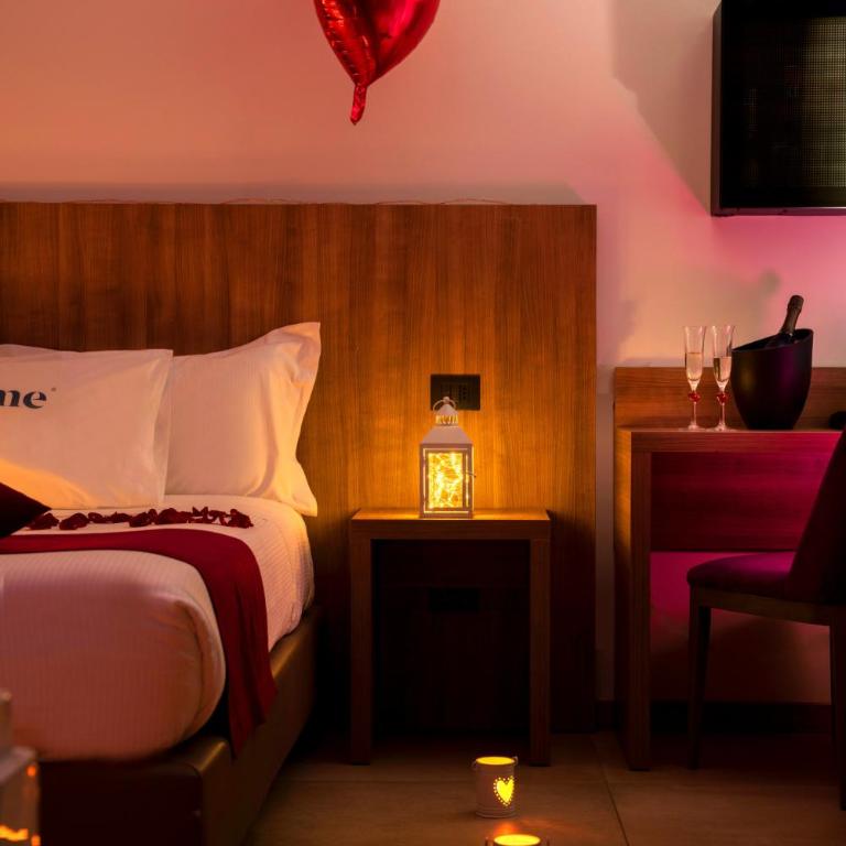 You & Me Beach Hotel - Junior Suite con Vasca Idromassaggio e Vista Mare Parziale - 7