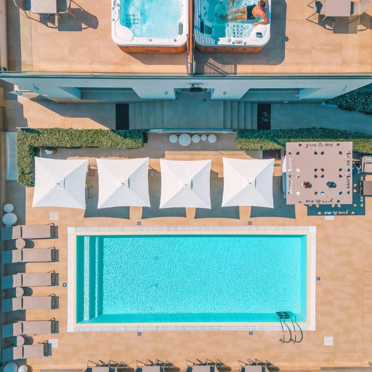 You & Me Beach Hotel - Suite con Terrazza, Vista Mare e Jacuzzi - 5