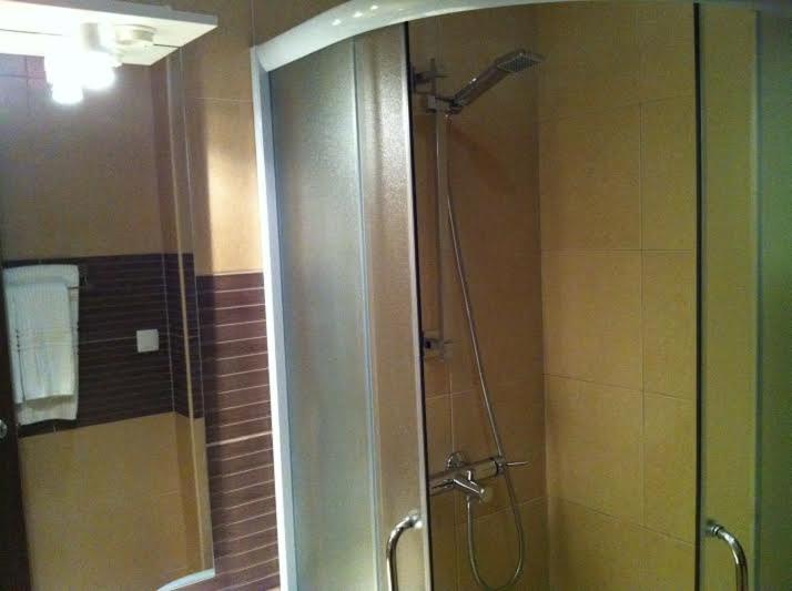 Apartments and Rooms Grand Palazzo - Komfor Trokrevetna Soba - 4