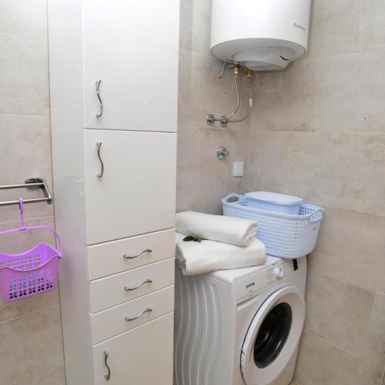 Apartmani Bradasevic Tivat**** - Apartment with Sea View - 9