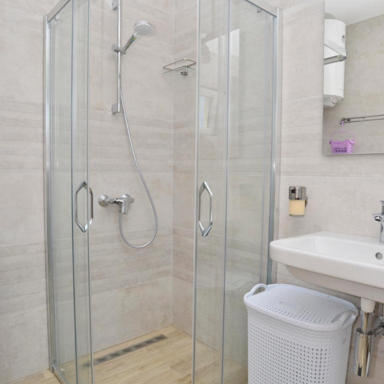 Apartmani Bradasevic Tivat**** - Apartment with Sea View - 22