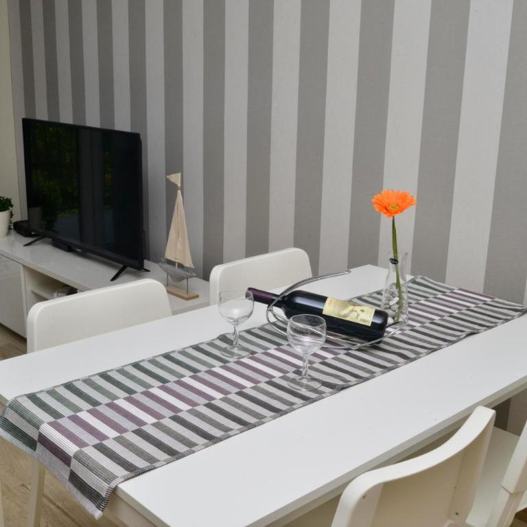 Apartmani Bradasevic Tivat**** - Apartment with Sea View - 7