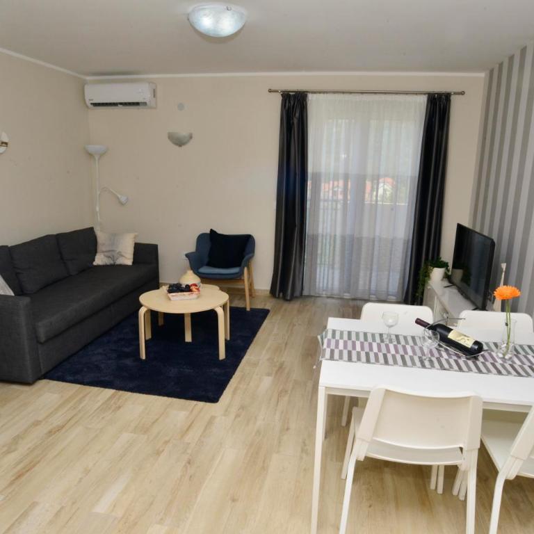 Apartmani Bradasevic Tivat**** - Apartment with Sea View - 5