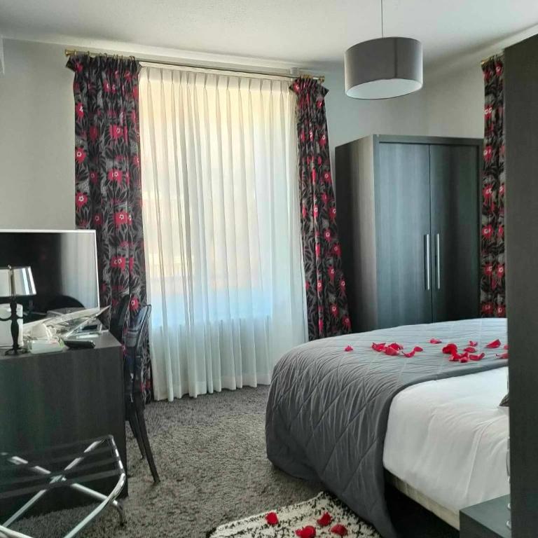 Hôtel La Réserve - Chambre Double Supérieure - 5