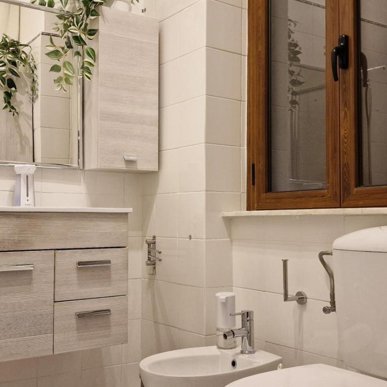 Cinzia's House of Mirrors - One-Bedroom Apartment - 28