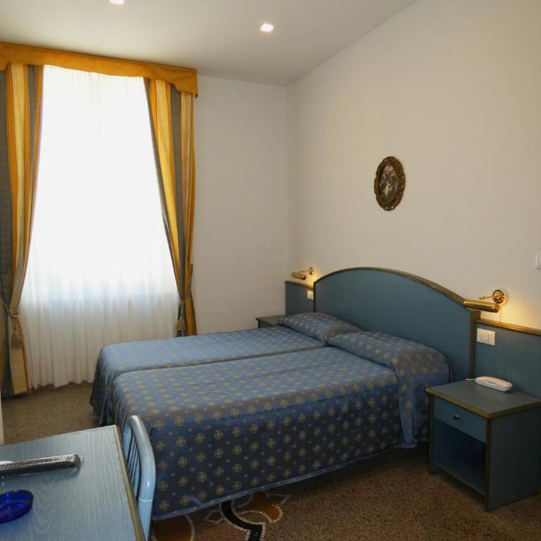 Hotel Villa Centa - Camera Matrimoniale/Doppia con Letti Singoli - 3