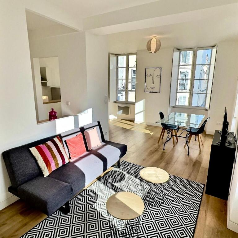 WonderHost, au cœur du quartier du château - Appartement - 6