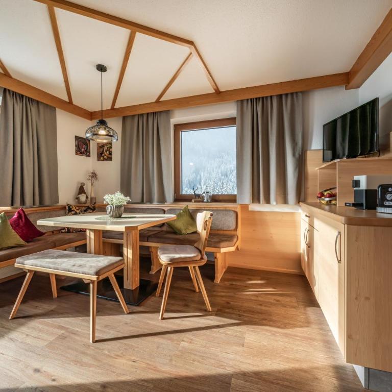Haus Schöser - Two-Bedroom Apartment with Balcony - 8