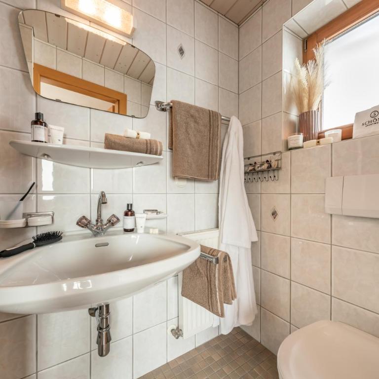 Haus Schöser - Two-Bedroom Apartment with Balcony - 20
