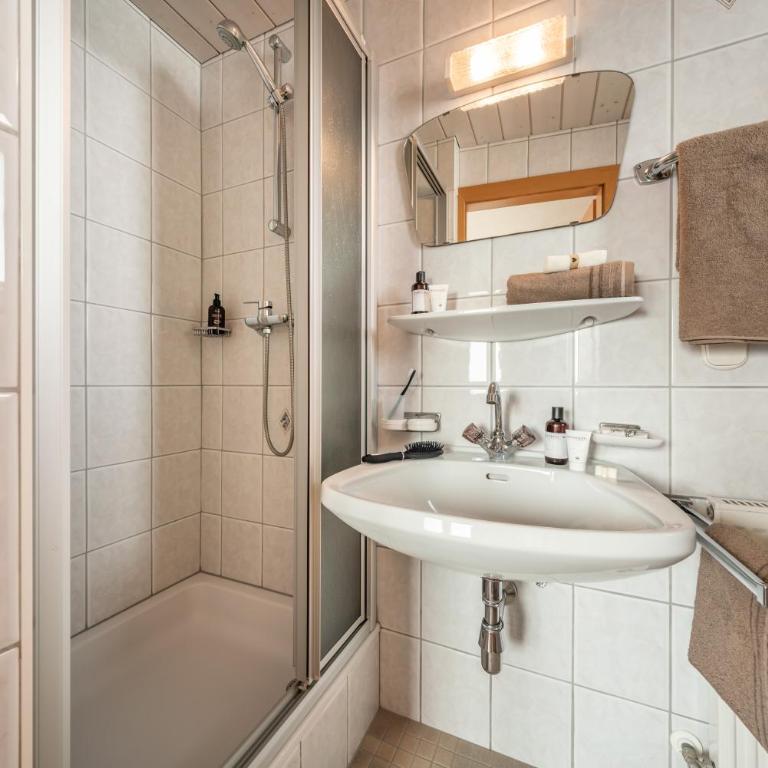 Haus Schöser - Two-Bedroom Apartment with Balcony - 23