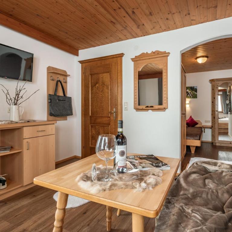 Haus Schöser - Two-Bedroom Apartment with Balcony - 29
