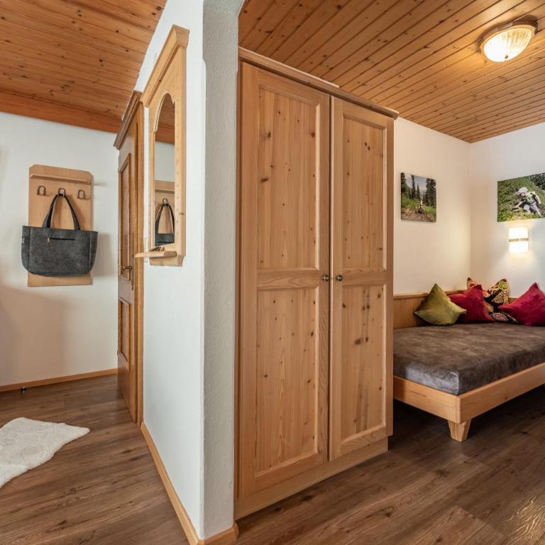 Haus Schöser - Two-Bedroom Apartment with Balcony - 30