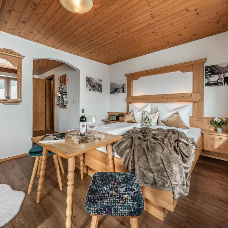 Haus Schöser - Two-Bedroom Apartment with Balcony - 32