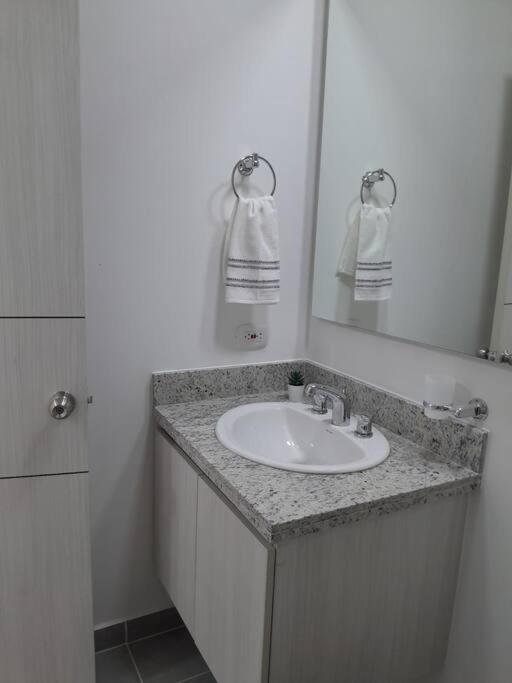 Aqualina orange Girardot - Apartamento de 2 dormitorios - 12