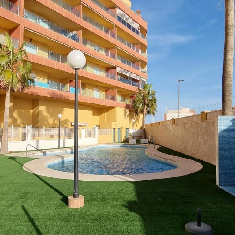 Santa Ana - One-Bedroom Apartment - 1