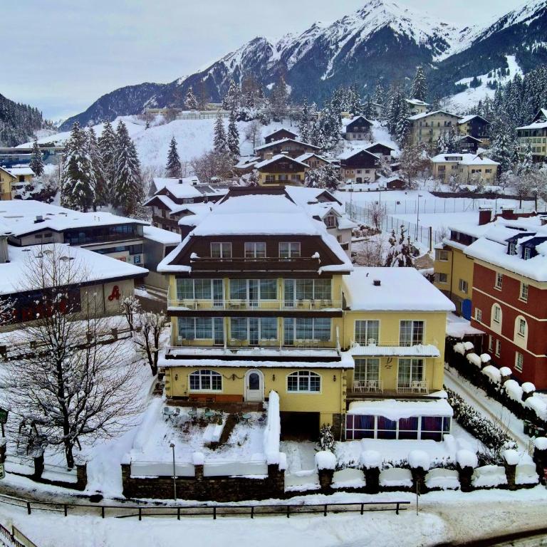 Hotel Lindenhof - Doppelzimmer mit Bergblick - 1