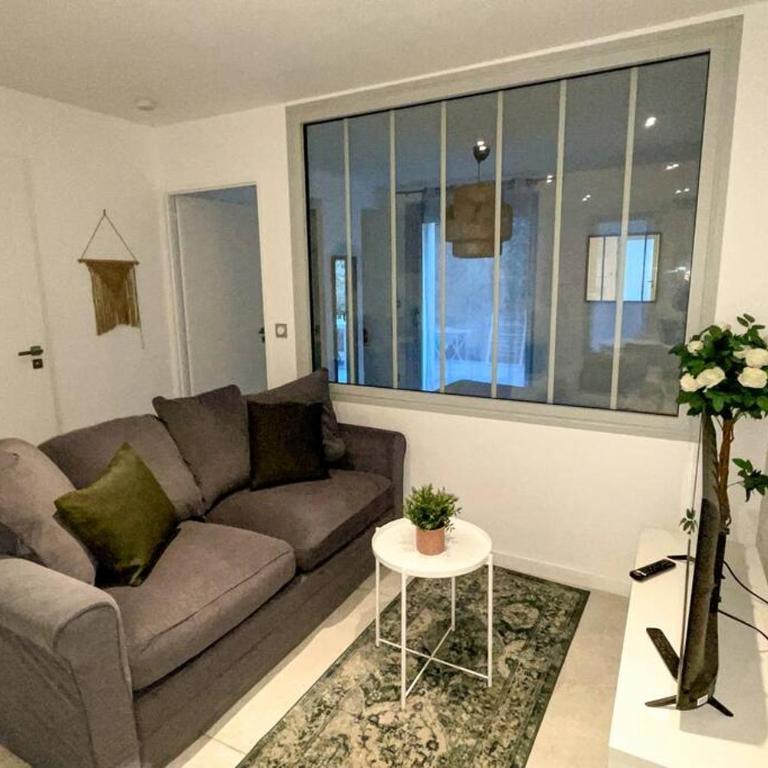 Apt T2 neuf, terrasse, centre ville, 8min Comédie - Appartamento con 1 Camera da Letto - 7
