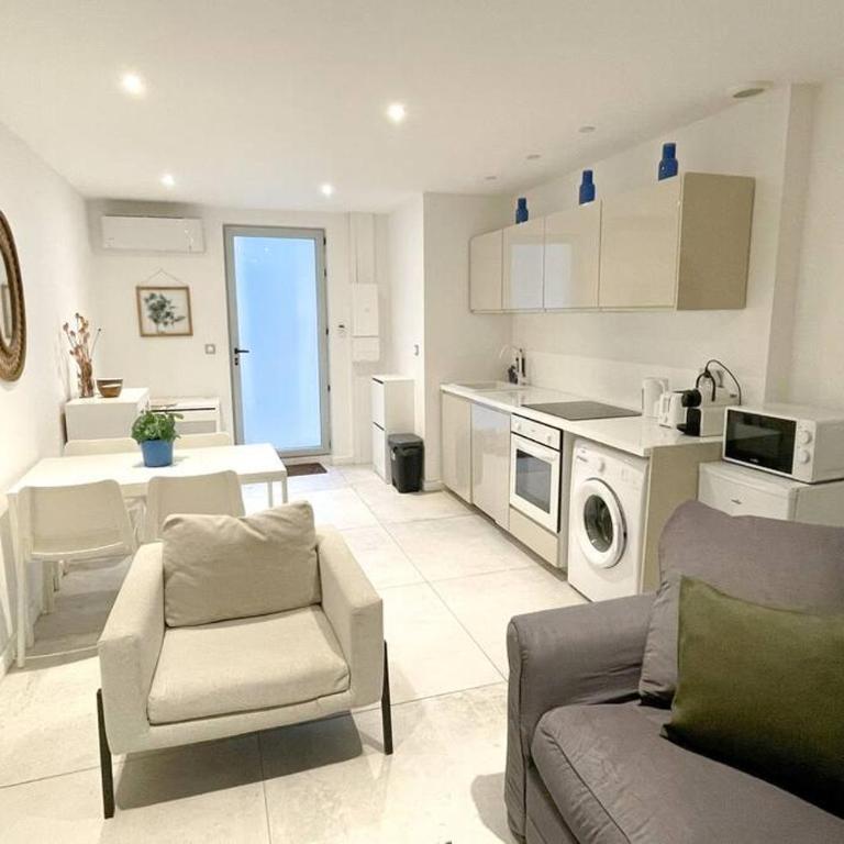 Apt T2 neuf, terrasse, centre ville, 8min Comédie - Appartamento con 1 Camera da Letto - 2