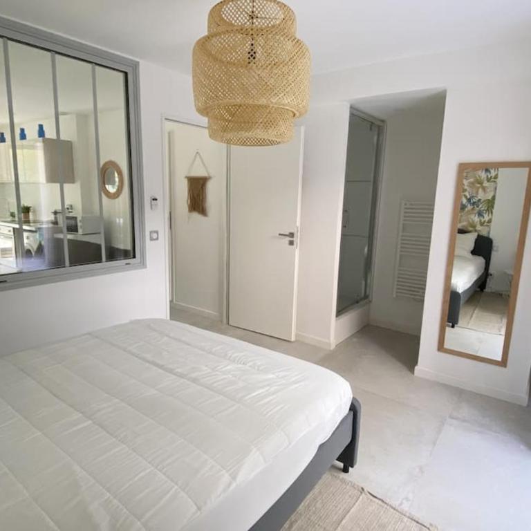 Apt T2 neuf, terrasse, centre ville, 8min Comédie - Appartamento con 1 Camera da Letto - 9