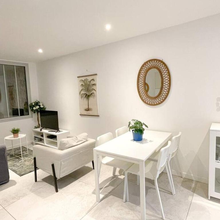 Apt T2 neuf, terrasse, centre ville, 8min Comédie - Appartamento con 1 Camera da Letto - 5