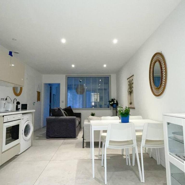 Apt T2 neuf, terrasse, centre ville, 8min Comédie - Appartamento con 1 Camera da Letto - 4