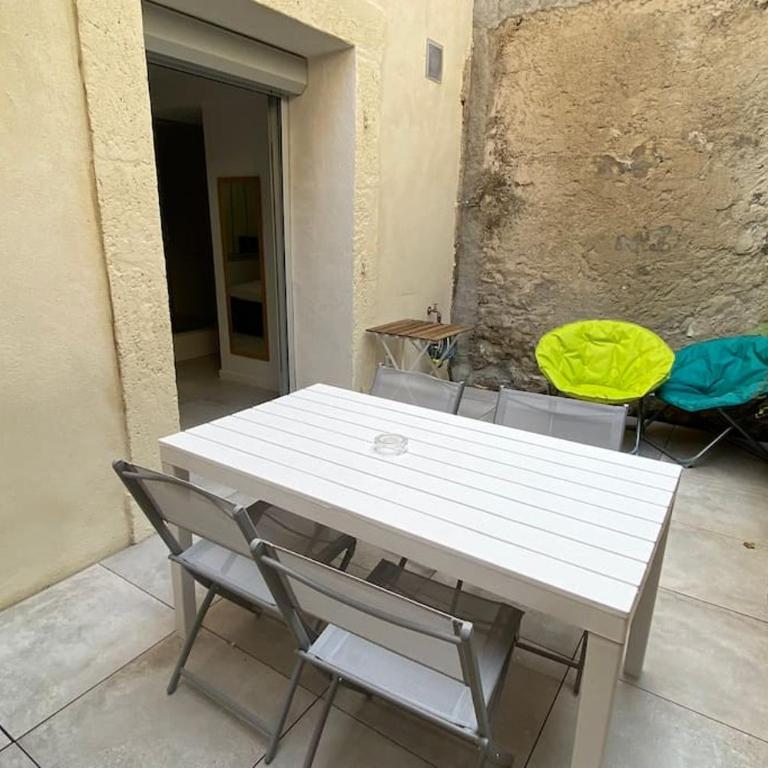 Apt T2 neuf, terrasse, centre ville, 8min Comédie - Appartamento con 1 Camera da Letto - 17