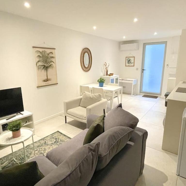 Apt T2 neuf, terrasse, centre ville, 8min Comédie - Appartamento con 1 Camera da Letto - 3