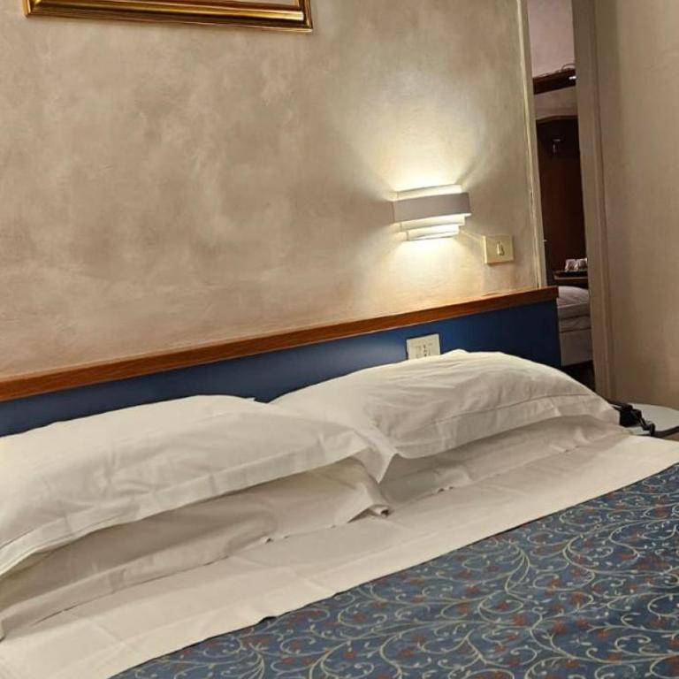 Hotel Julia Trevi - Spagna - Camera Familiare (2 Adulti + 2 Bambini) - 1