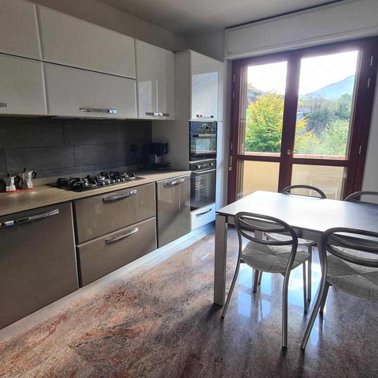 Casa Vignolet : la finestra su Pont-Saint-Martin - Appartamento con Sauna - 7