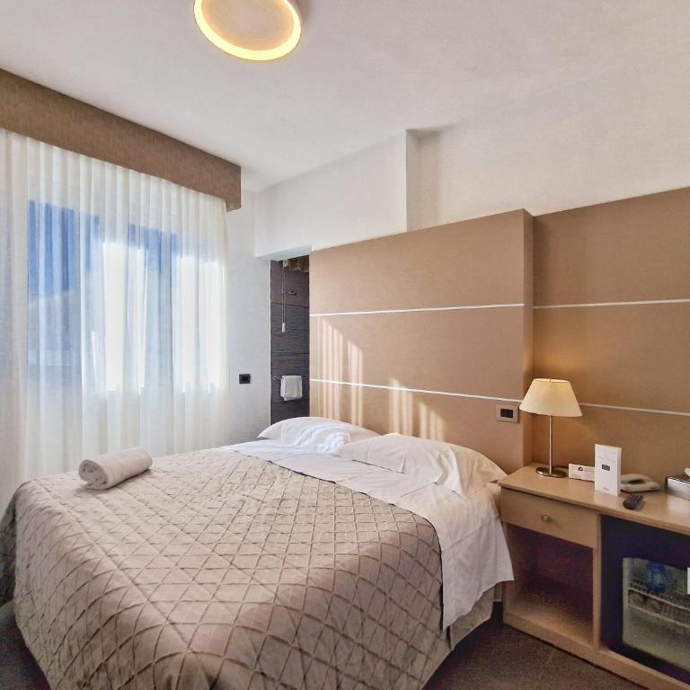 Hotel Tiffany - Camera Matrimoniale Economy - 5