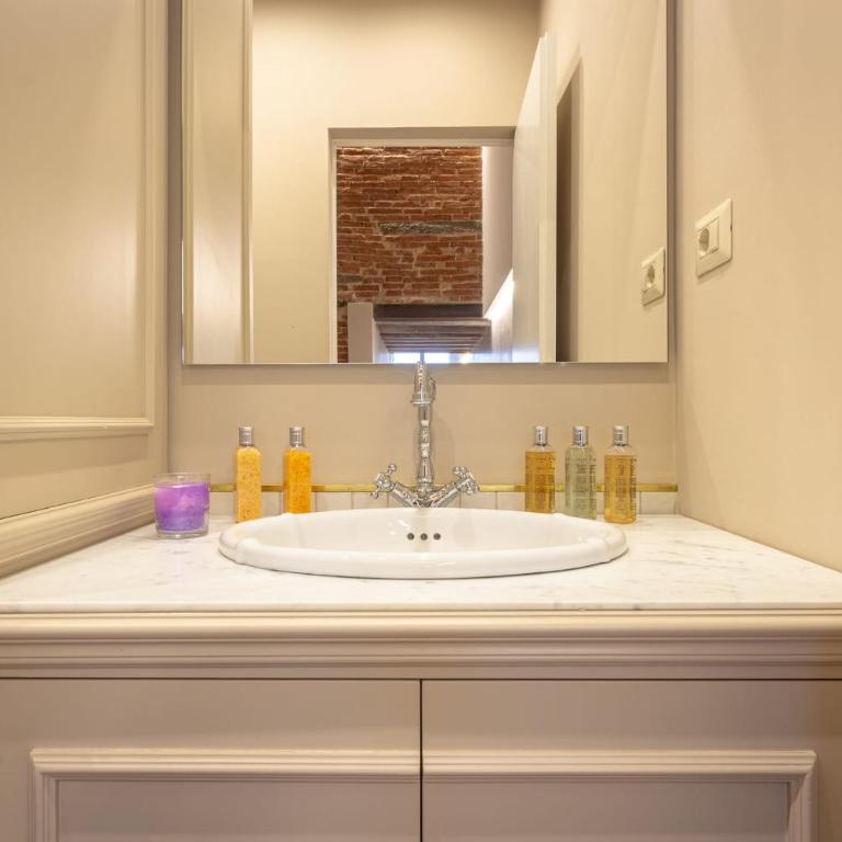 Ognissanti Family Suite in great location - Apartment - 17
