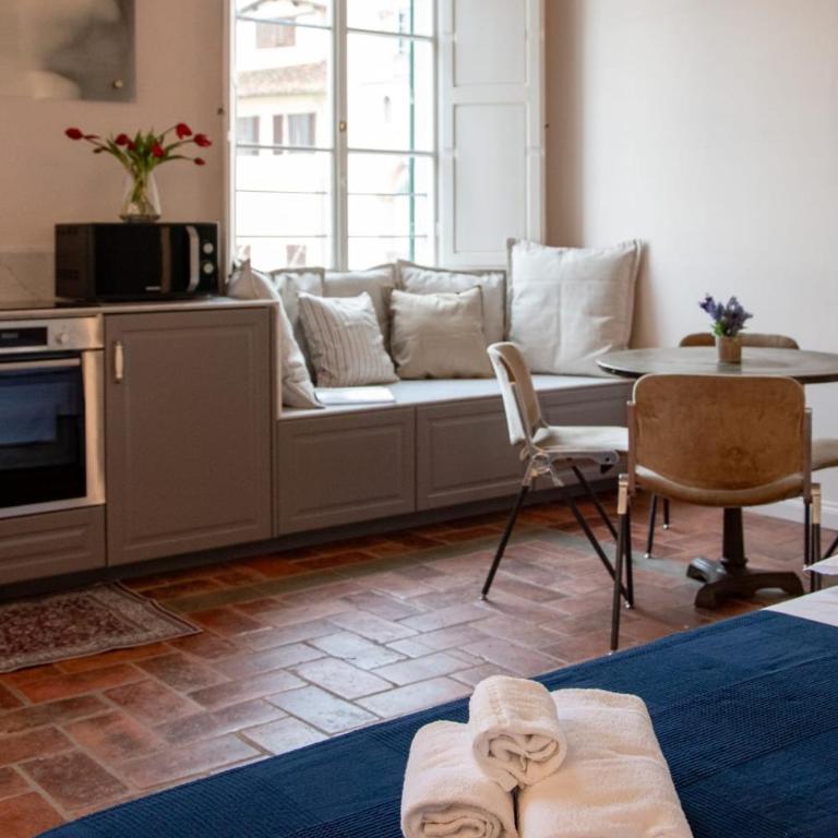 Ognissanti Family Suite in great location - Apartment - 24