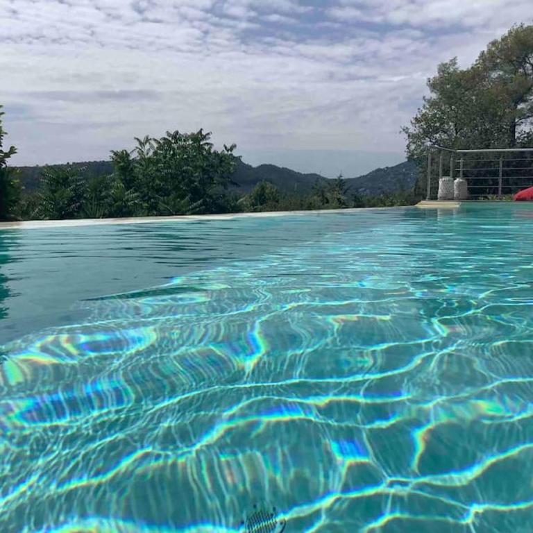 Villa Jean-Pierre. Infinity pool and view in Tourrettes-sur-Loup - Villa - 79