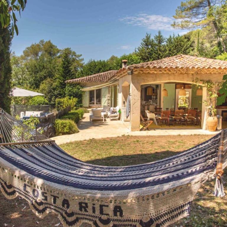 Villa Jean-Pierre. Infinity pool and view in Tourrettes-sur-Loup - Villa - 77